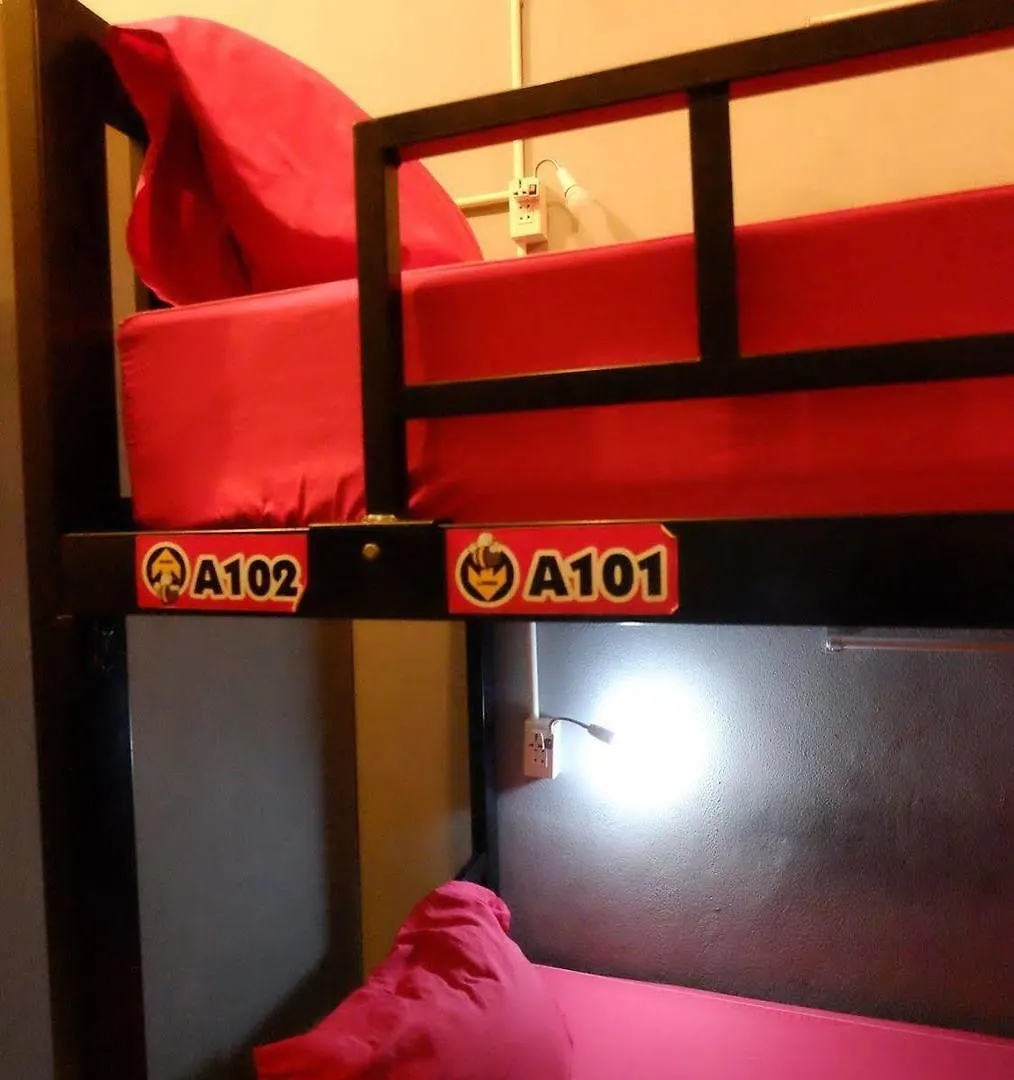 Let It Bee Econo Hostel Koh Lanta Thailand